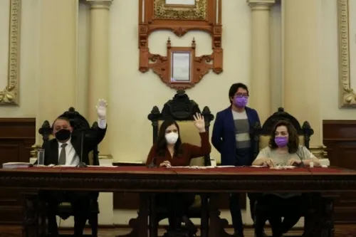 Aprueba cabildo poblano suspender visitas a panteones municipales hasta el fin de la contingencia