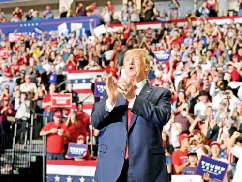 Trump busca votos en estado hispano; mitin en Nuevo México