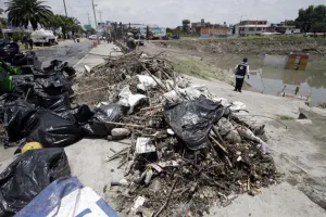 Extraen de Puente Negro hasta 90 toneladas de basura