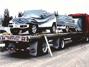 Arriban a México dos papamóviles; son dos unidades Jeep