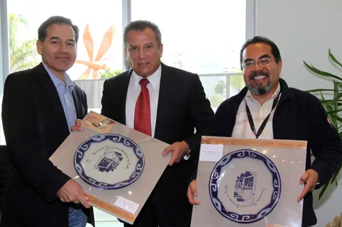 Científicos del CERN reconocen el liderazgo del rector, Enrique Agüera