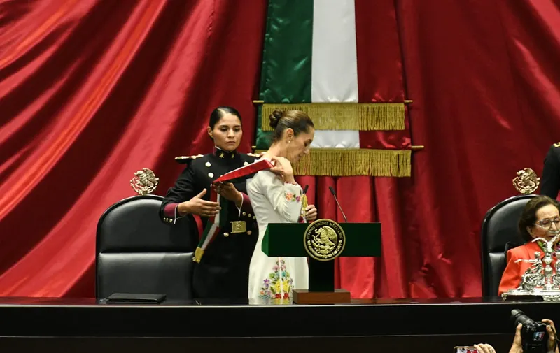 Claudia Sheinbaum toma protesta como la primera presidenta de México