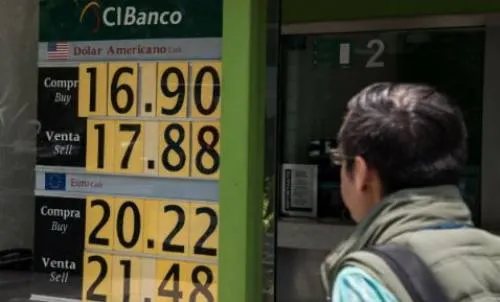 Tipo de cambio opera con cautela previo al primer round del TLCAN