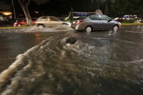 Inundaciones en la ciudad es atribuido a mal diseño y al calentamiento global: Infraestructura