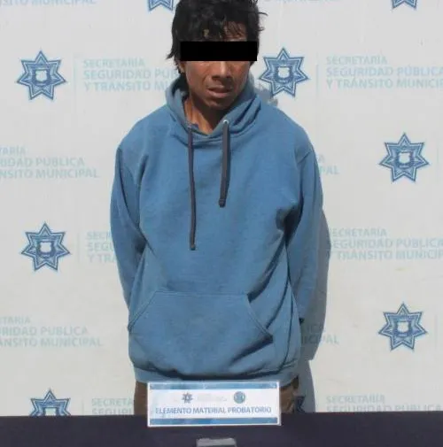 Elementos de la SSPTM aseguran a persona por robo a transeúnte en la colonia Revolución Mexicana