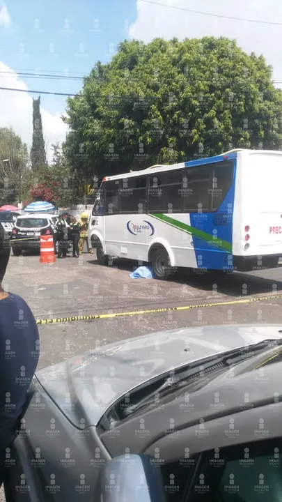 Muere viejita atropellada por micro colectivo en Puebla