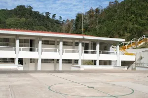 Piden estudiantes apoyo de SGG por agresión de maestro en la Interserrana