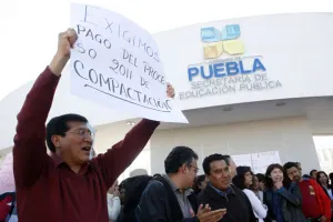 Maestros toman la SEP por faltas de pagos en recategorización desde 2011