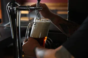 Refuerzan operativos en Zacachimalpa para frenar venta ilegal de alcohol cerca de CU2
