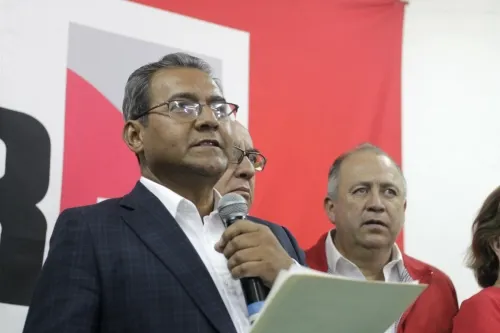Jiménez Merino evade hablar de posible expulsión de Soto Martínez del PRI