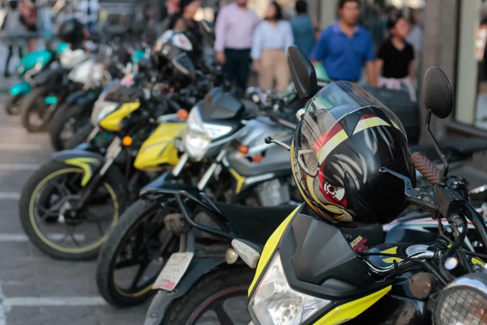 “Ley Chaleco” podría ser modificada: solo se exigiría identificación en casco