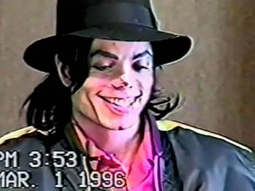VIDEO: Difunden perturbador video de interrogatorio a Michael Jackson