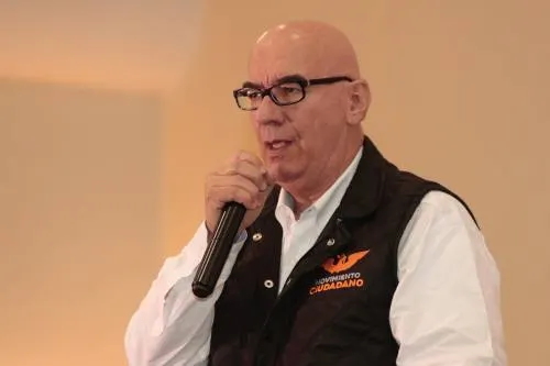 Rannauro reta a AMLO a debatir sobre las verdaderas necesidades del país