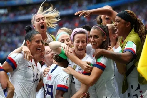 FIFA aprueba licencia de baja por maternidad para las futbolistas