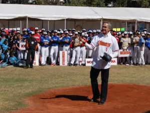 Grandes Ligas tendrá partidos en el DF, confirma Mancera