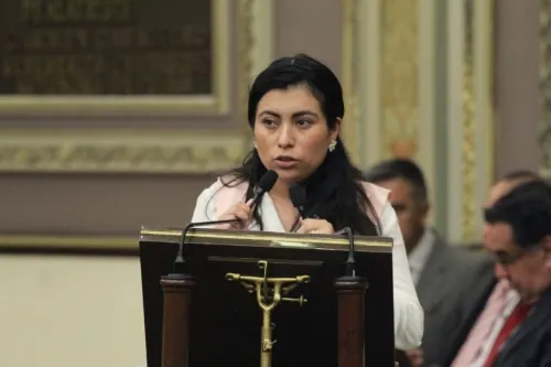 Piden descontar el día a diputados que se conduzcan con violencia durante sesiones
