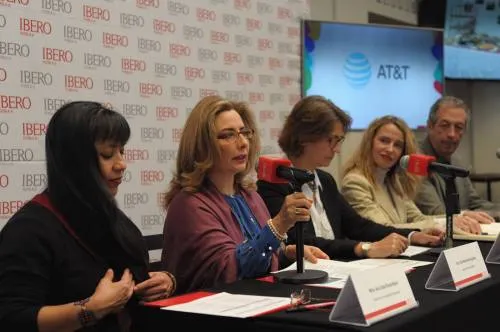 Por estereotipos, las mujeres no pueden ingresar a cualquier campo laboral, señala  Vélez Iglesias