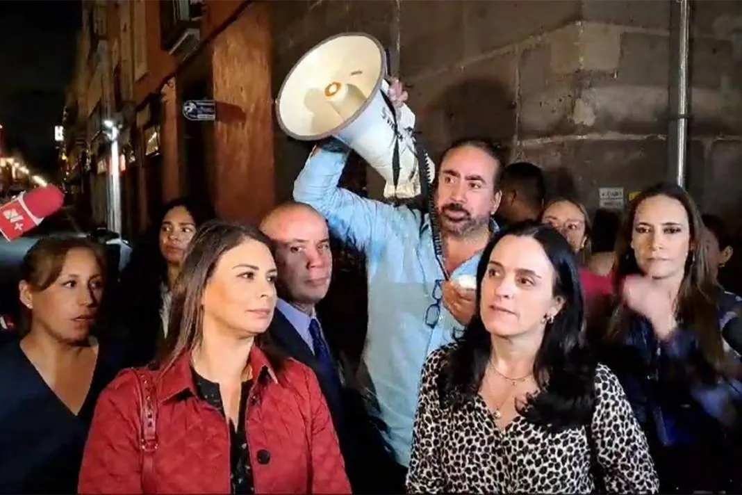 La oposición poblana, “con todos los huesos quebrados”