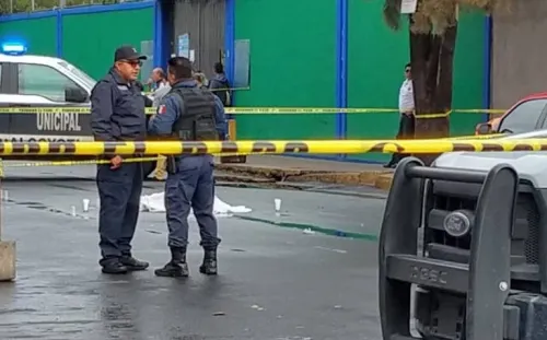 Muere niño tras balacera frente a primaria en Neza