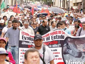 CNTE inicia bloqueos en Oaxaca; crea oficina patito de educación