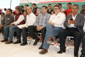 Gobierno federal entrega 2,152 acciones a región de Tepeaca