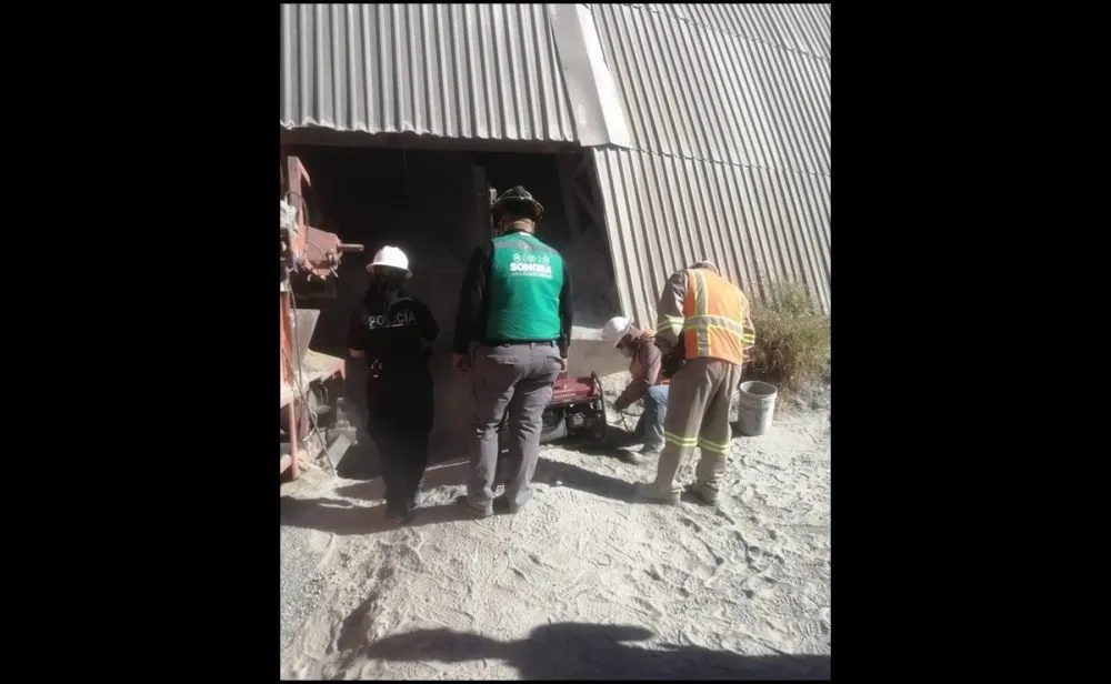 Fallecen tres mineros tras derrumbe de mina en Sonora