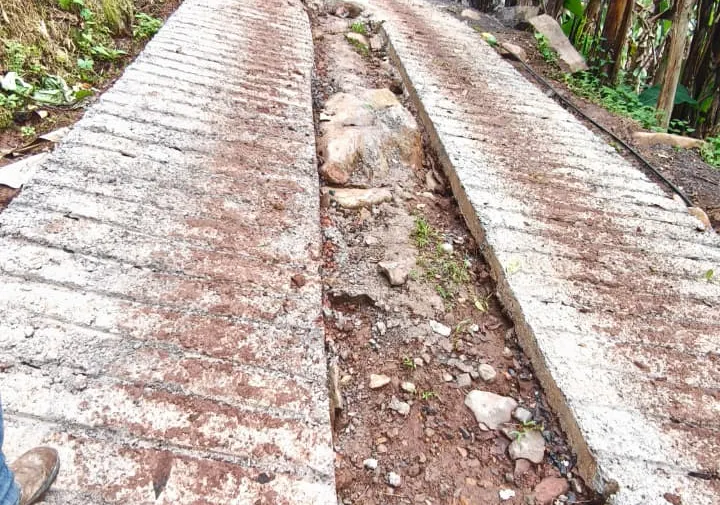 Construyen en Mazolapa camino saca cosechas de 420 metros con apoyo del Programa de Obra Comunitaria