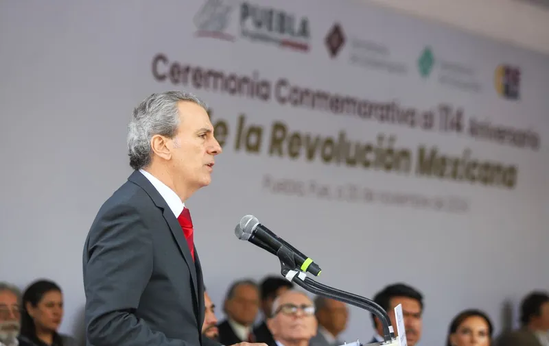 pepe-chedraui-ceremonia-desfile-revolucion