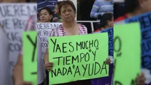 Dan ultimátum a Mancera por desaparición de 12 jóvenes