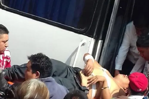 Balean a chofer de transporte público en Xalmimilulco