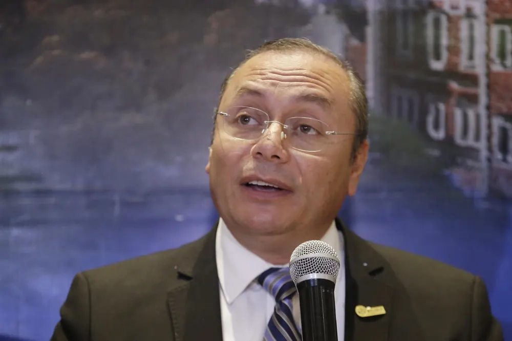 Guillermo Velázquez, el impresentable aliado de Genoveva Huerta