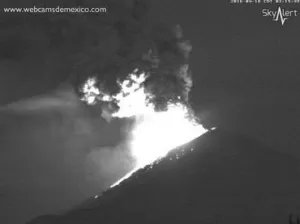 Declaran alerta amarilla por explosiones del Popocatépetl