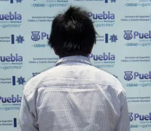 Detienen a menor de edad por robar bolso a mujer