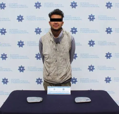 Detiene policía municipal a una persona por robo de autopartes