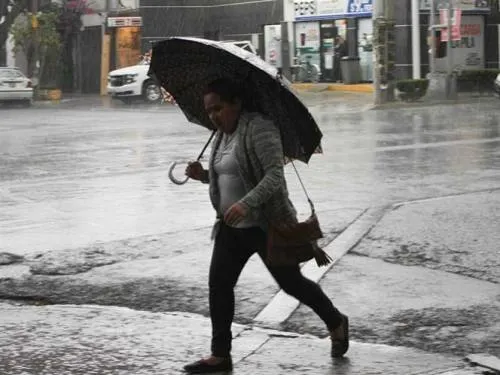 ¡No olvide el paraguas! Prevén tormentas en varias partes del país