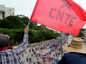 SEP anuncia el cese de 1,255 maestros faltistas