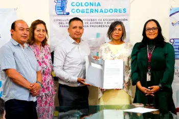 Con entrega de escrituras, Gobierno de Puebla brinda certeza jurídica a familias de San Andrés Cholula