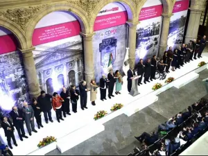 Toma protesta Mancera a grupo redactor de Constitución de la CDMX