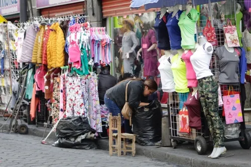 Reduce presencia de ambulantes en centro histórico en 30 por ciento por coronavirus