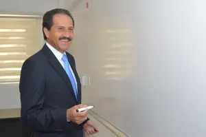 Alfonso Esparza inaugura edificio en Facultad de Ingeniería BUAP