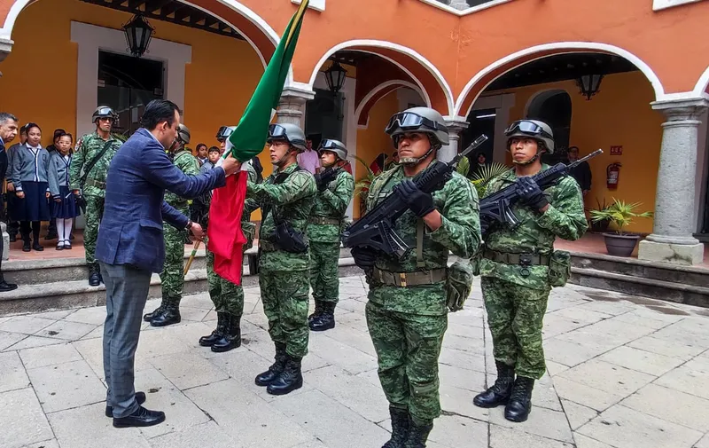 congreso-puebla-incineracion-de-bandera