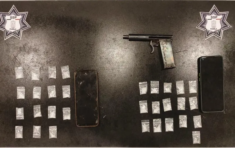 Detiene SSP a dos hombres en posesión de droga y un arma