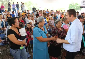 Gobernador supervisa Centro de Salud de Chiltepec