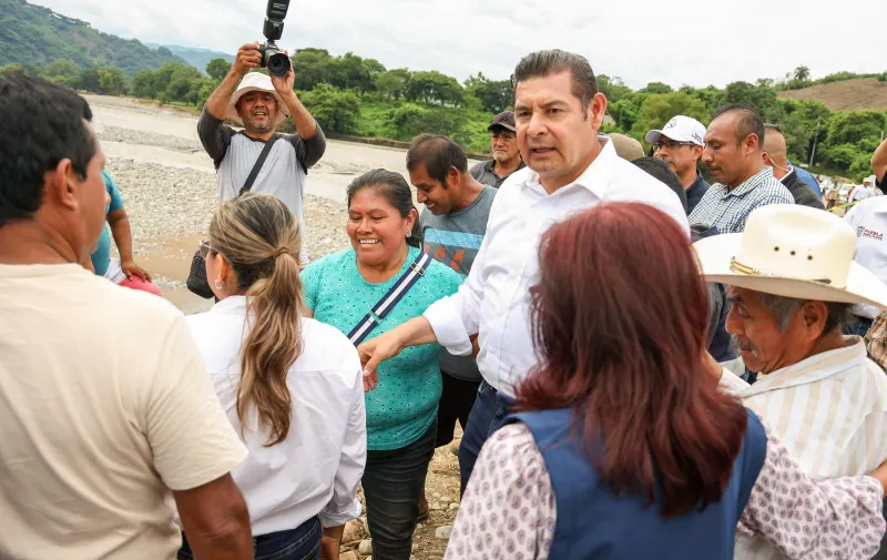 Gobiernos federal y estatal, Conagua y Ceaspue trabajan en río Pantepec para prevenir futuras inundaciones