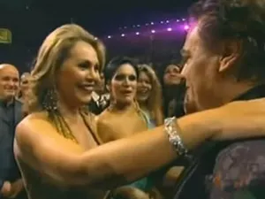 Juan Gabriel está con su familia: Silvia Urquidi