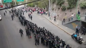 Desalojan a maestros que bloqueaban Periférico Norte en Naucalpan