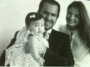 Presentan a la hija de César Nava y Patylú