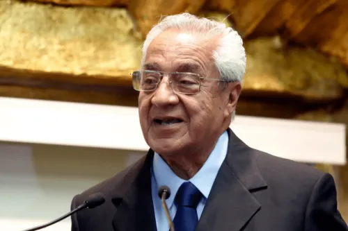 Atiende gobernador Pacheco Pulido solicitudes de diputado por el PT, Valentín Medel