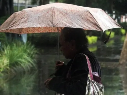 ¡A sacar el paraguas! Prevén lluvias en el centro del país