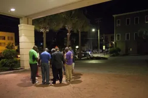 Continúa prófugo el supuesto responsable de masacre en Charleston
